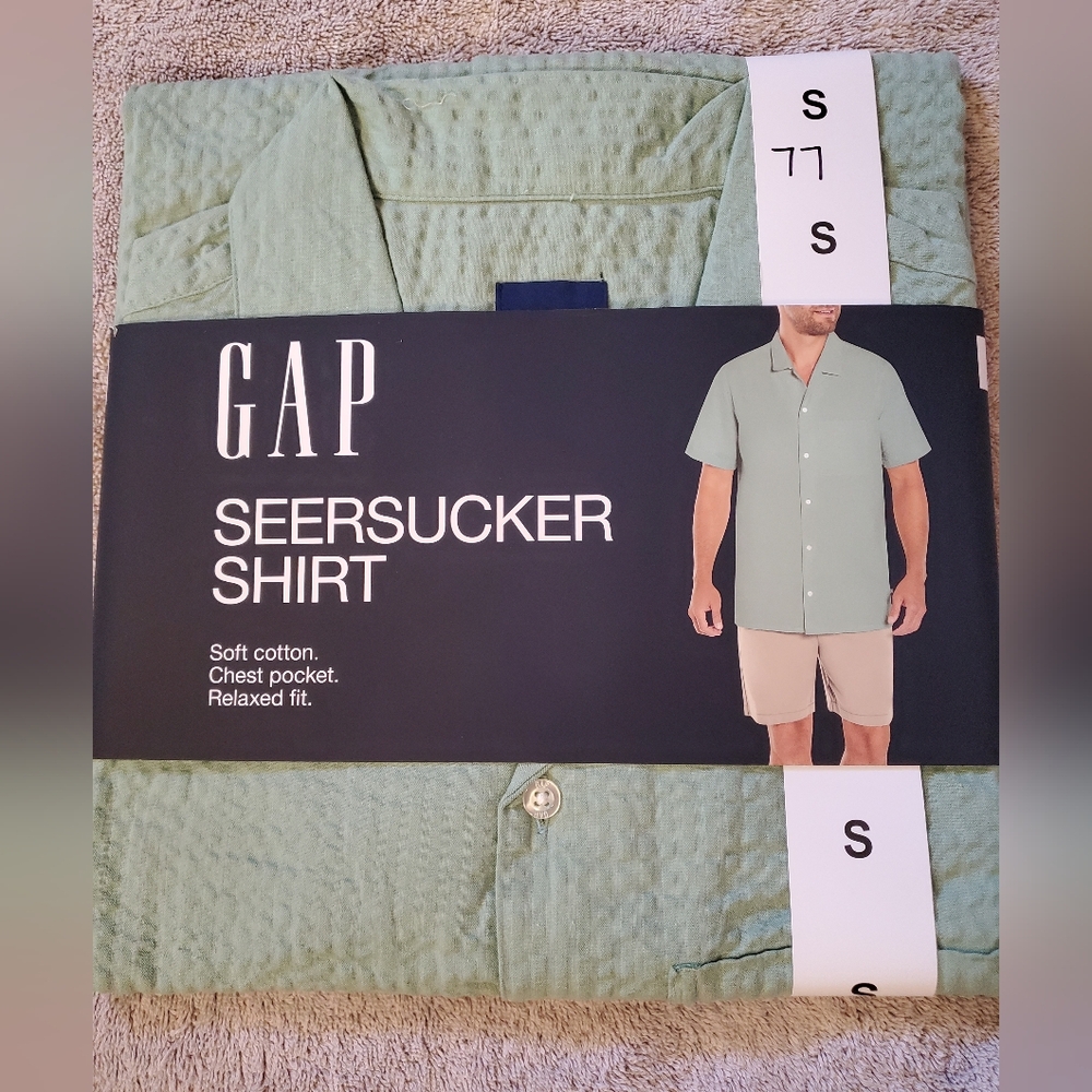 GAP Men's button down green shirt size Small 100% cotton